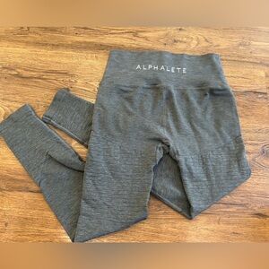 Alphalete Revival OG compression leggings in Grey - Size Medium